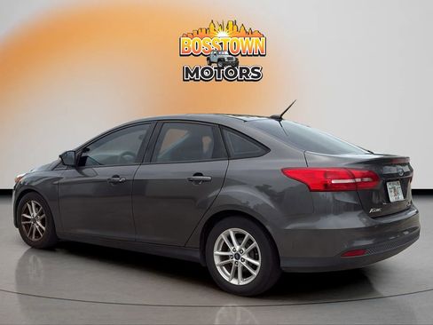Used 2016 Ford Focus SE FWD image 4