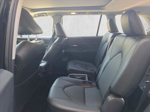 Used 2025 Toyota Grand Highlander AWD image 13