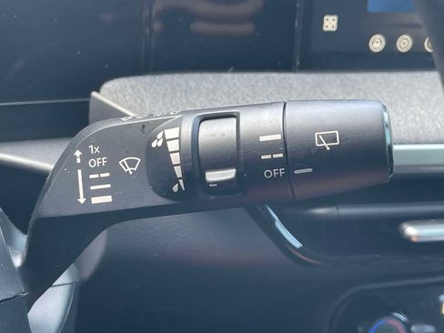 Used 2026 Nissan Kicks SV FWD image 22