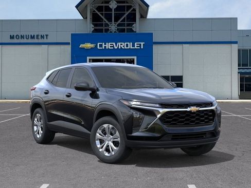 New 2026 Chevrolet Trax LS w/ Driver Confidence Package FWD image 7