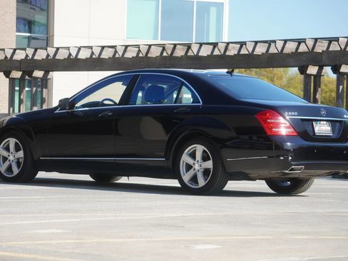 Used 2010 Mercedes-Benz S 550 4MATIC image 18