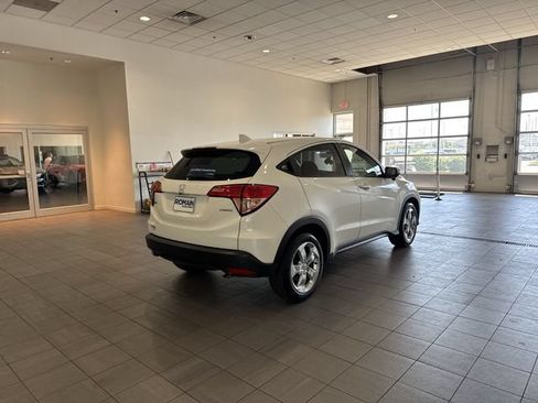 Used 2016 Honda HR-V EX image 2