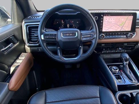 Used 2023 GMC Canyon AT4 w/ AT4 Premium Package AWD/4WD image 5