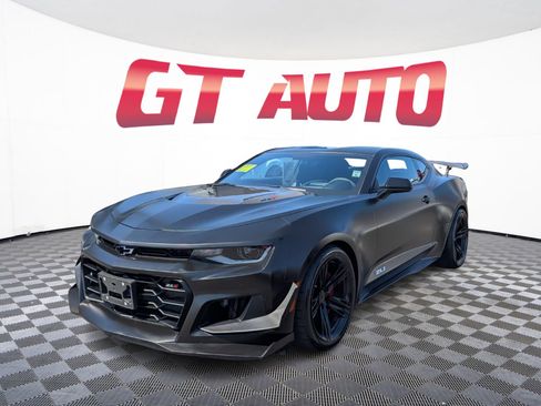 Used 2022 Chevrolet Camaro ZL1 RWD image 2