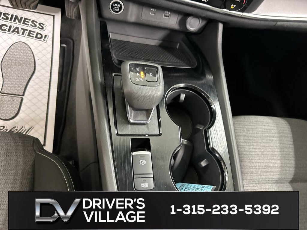 Used 2023 Nissan Rogue SV AWD/4WD image 17