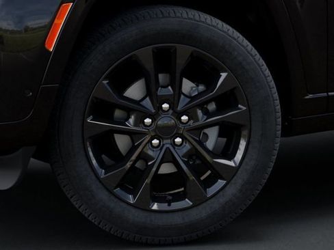 New 2026 Jeep Grand Cherokee L Limited AWD/4WD image 8