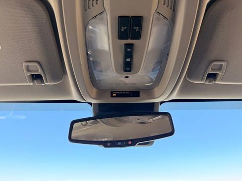 Used 2017 Chevrolet Equinox LT w/ Convenience Package image 21