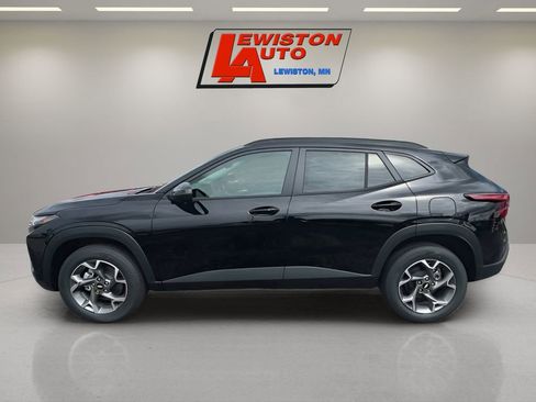 New 2025 Chevrolet Trax LT w/ LT Convenience Package image 5