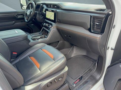 Used 2024 GMC Sierra 2500 AT4 w/ AT4 Premium Plus Package AWD/4WD image 28