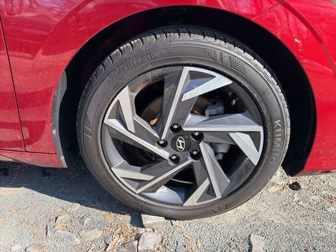 Certified 2025 Hyundai Elantra Sport image 9