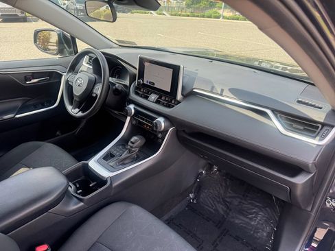 Used 2024 Toyota RAV4 XLE AWD/4WD image 16