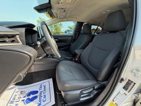 Used 2021 Toyota Corolla LE FWD image 12