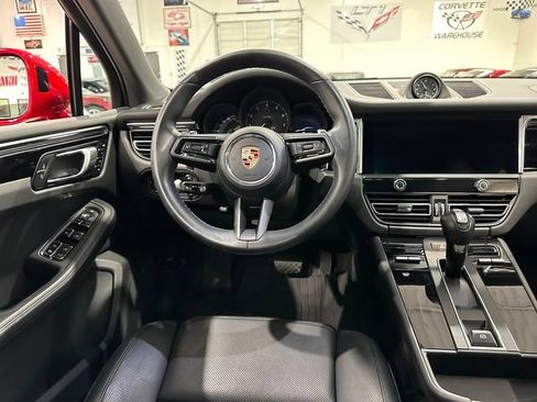 Used 2023 Porsche Macan AWD/4WD image 7