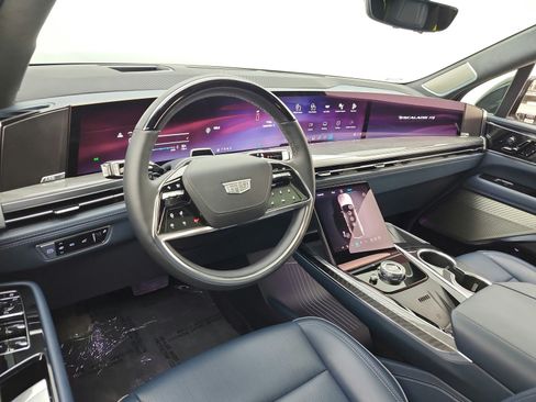 Used 2026 Cadillac Escalade IQ Luxury 2 w/ LPO, Premium Carpet Package AWD/4WD image 14