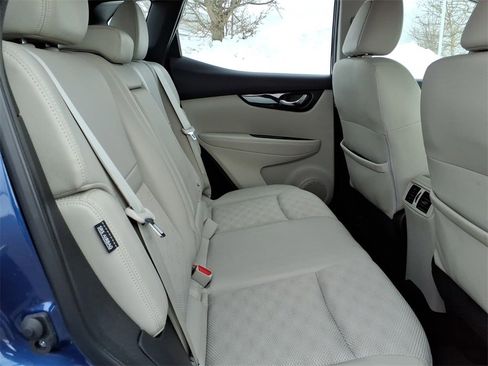 Certified 2022 Nissan Rogue Sport SV w/ Technology Package image 6