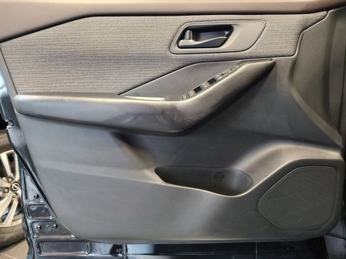 Used 2023 Nissan Rogue S FWD image 26