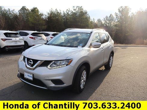Used 2016 Nissan Rogue S w/ Appearance Package image 3