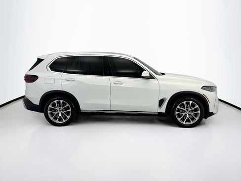 Used 2024 BMW X5 xDrive40i w/ Premium Package AWD/4WD image 4
