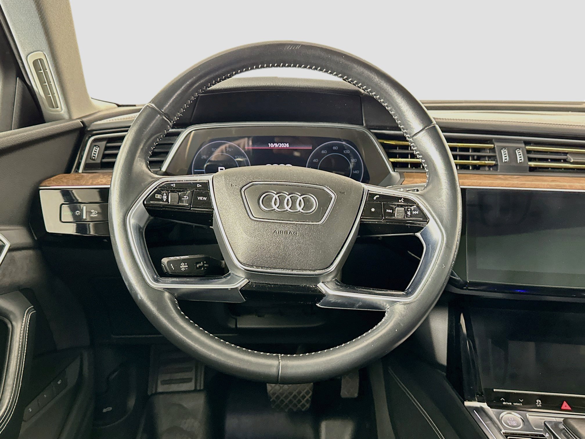Used 2019 Audi e-tron Prestige w/ Prestige Package AWD/4WD image 17