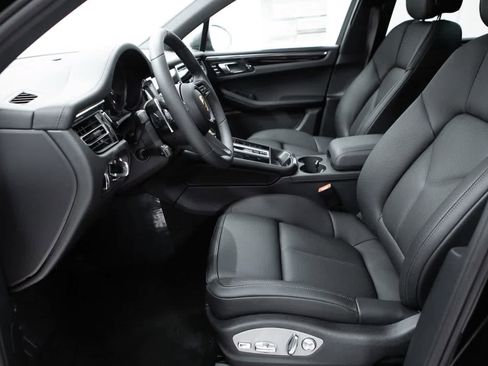 Certified 2026 Porsche Macan Turbo AWD/4WD image 23