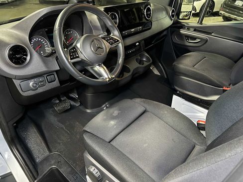 Used 2025 Mercedes-Benz Sprinter 2500 image 23