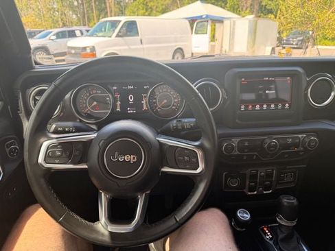Used 2021 Jeep Wrangler Unlimited Sahara AWD/4WD image 2