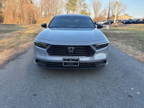 Used 2025 Honda Accord Sport image 4