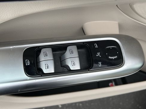 Certified 2025 Mercedes-Benz C 300 Sedan image 15