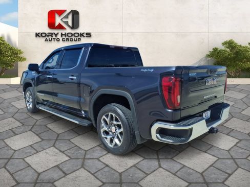 Used 2022 GMC Sierra 1500 SLT AWD/4WD image 2