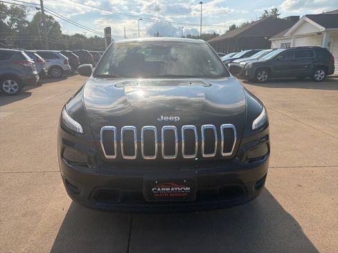Used 2016 Jeep Cherokee Sport w/ Cold Weather Group AWD/4WD image 3