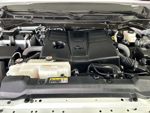 Used 2024 Toyota Tundra SR5 w/ SR5 Convenience Package AWD/4WD image 10