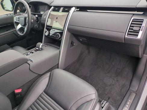 Used 2026 Land Rover Discovery S AWD/4WD image 19