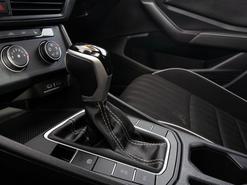 Certified 2024 Volkswagen Jetta Sport image 18