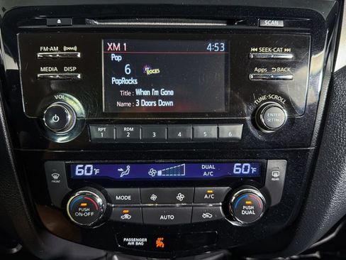 Used 2015 Nissan Rogue SV FWD image 14