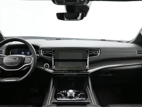 Used 2022 Jeep Wagoneer Series III w/ Premium Group I image 18