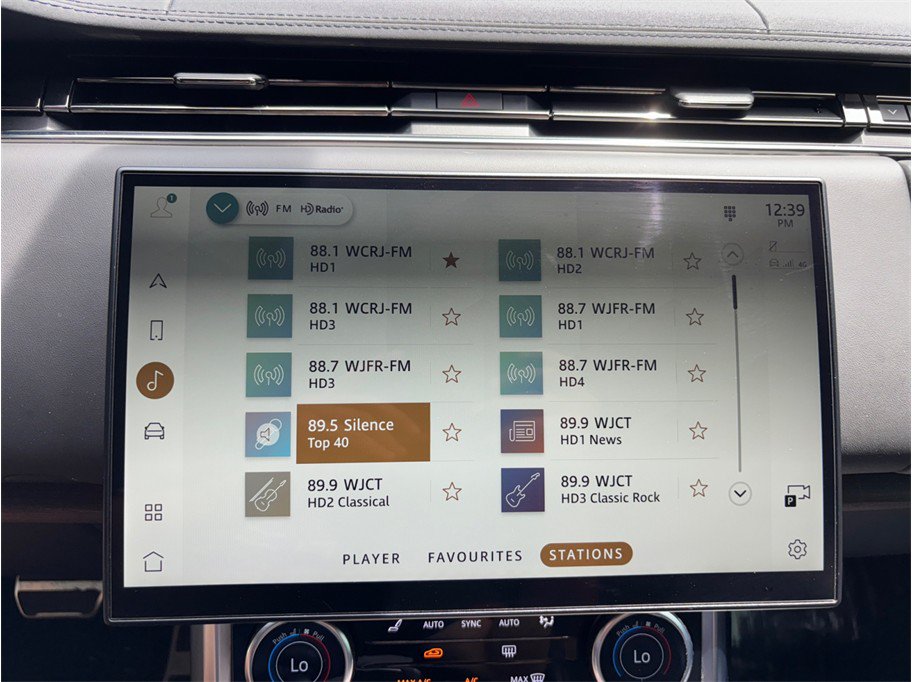 Used 2023 Land Rover Range Rover SE AWD/4WD image 32