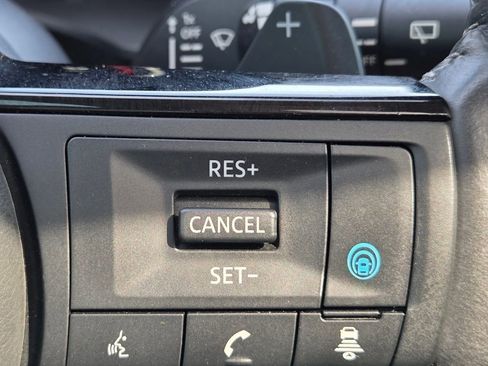 Used 2021 Nissan Rogue Platinum AWD/4WD image 18