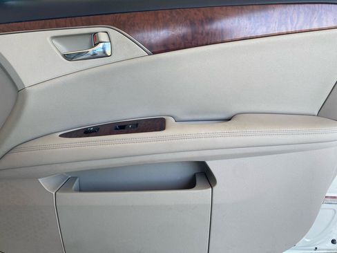 Used 2011 Toyota Avalon FWD image 30