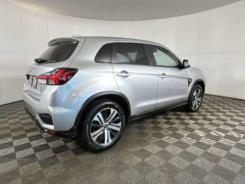 Used 2025 Mitsubishi Outlander Sport ES AWD/4WD image 3
