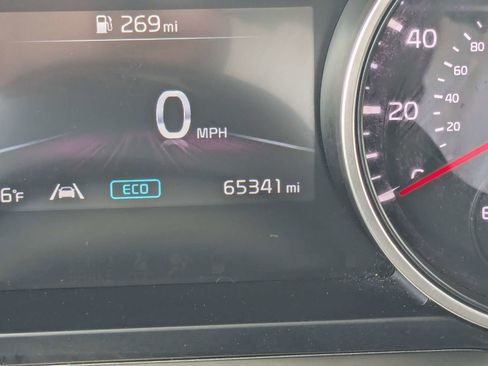 Used 2022 Kia Carnival LX FWD image 34