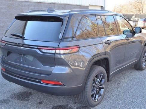 New 2025 Jeep Grand Cherokee Limited image 8