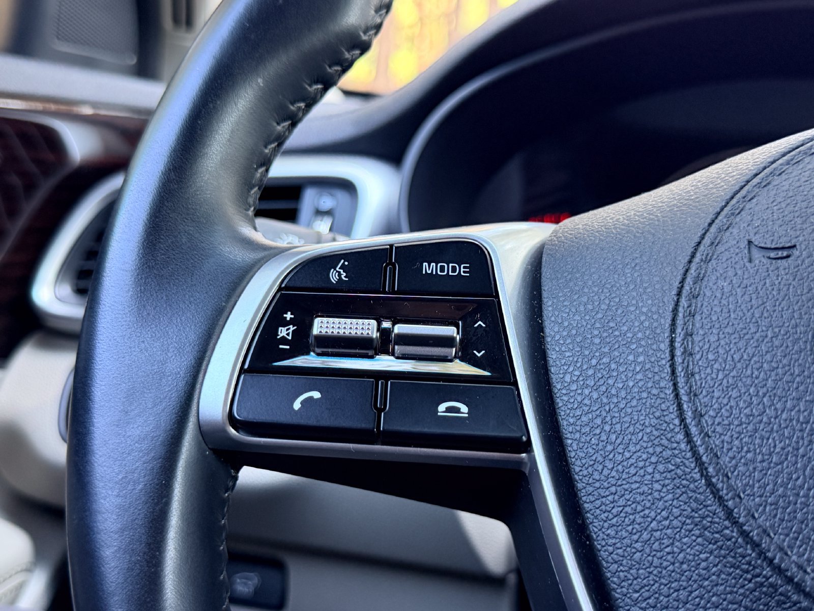 Used 2020 Kia Sorento EX FWD image 23