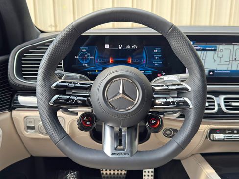 Used 2024 Mercedes-Benz GLS 63 AMG 4MATIC image 24