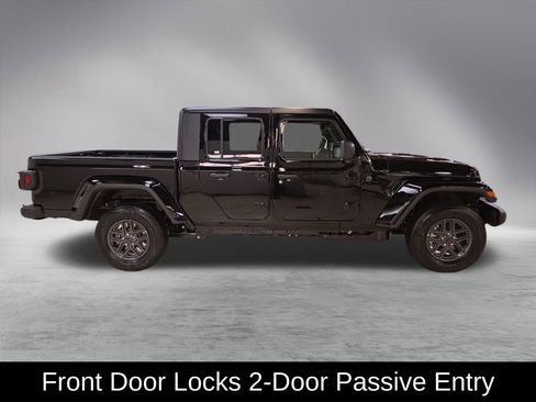 New 2026 Jeep Gladiator Sport image 9