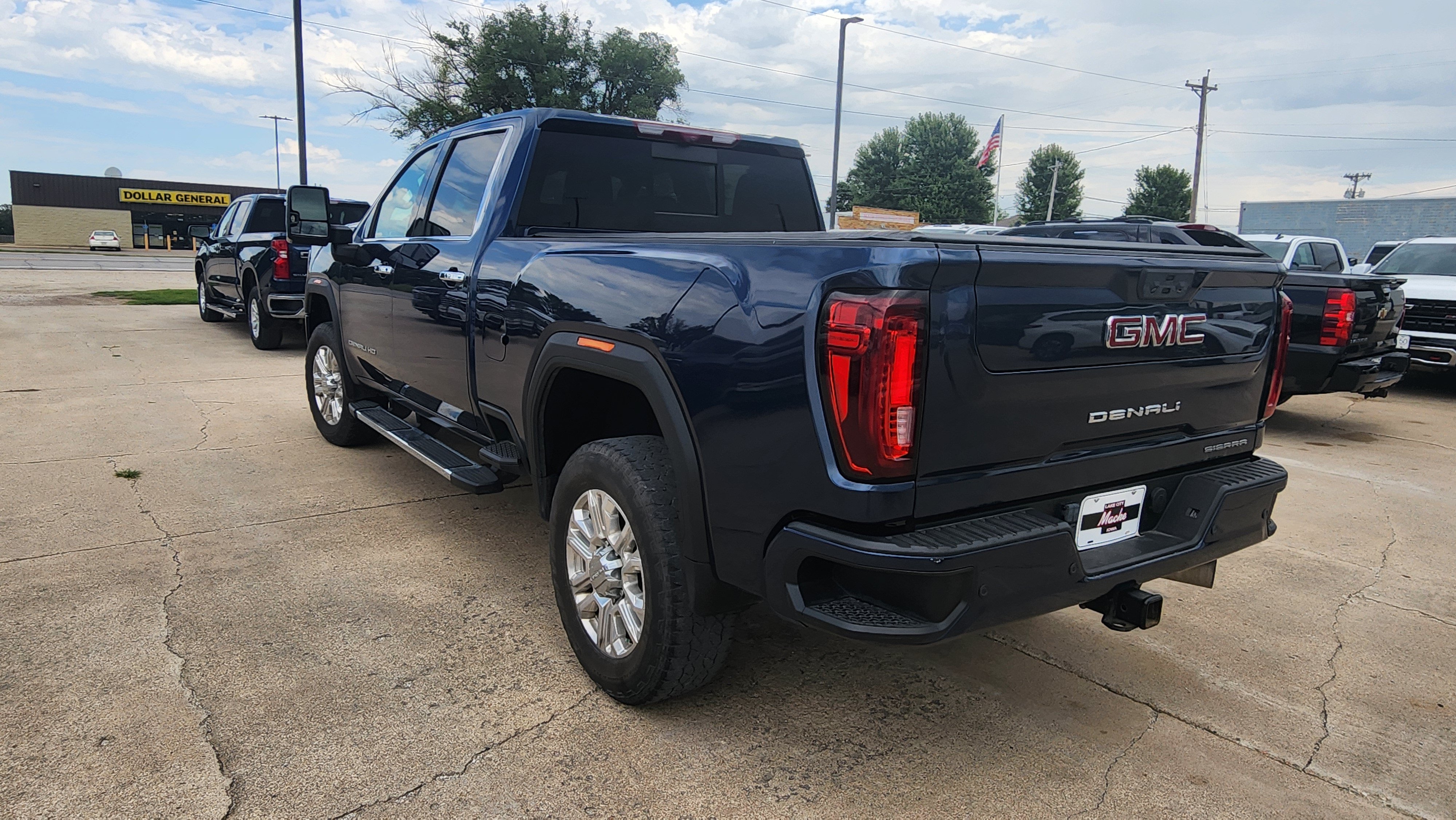 Used 2023 GMC Sierra 2500 Denali w/ Denali Ultimate Package AWD/4WD image 7