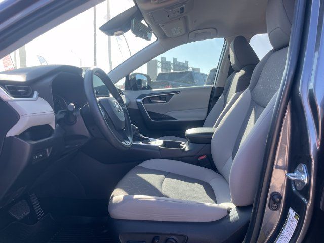 Used 2025 Toyota RAV4 XLE AWD/4WD image 23