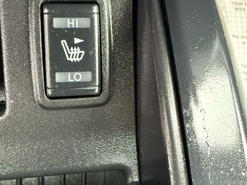 Used 2018 Nissan Titan SL w/ Midnight Edition image 24