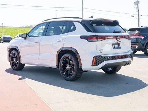 New 2026 Volkswagen Tiguan SE R-Line FWD image 4