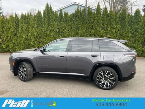 Used 2025 Jeep Wagoneer S Limited image 6