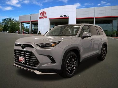 Certified 2025 Toyota Grand Highlander MAX Platinum image 6